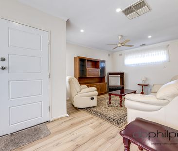 Immaculate 2 Bed Unit in a Quiet Spot - Photo 2