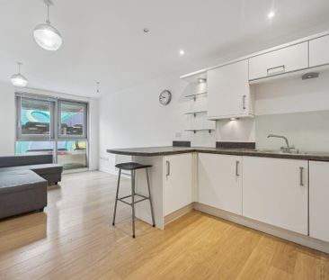 2 bedroom flat to rent - Photo 2