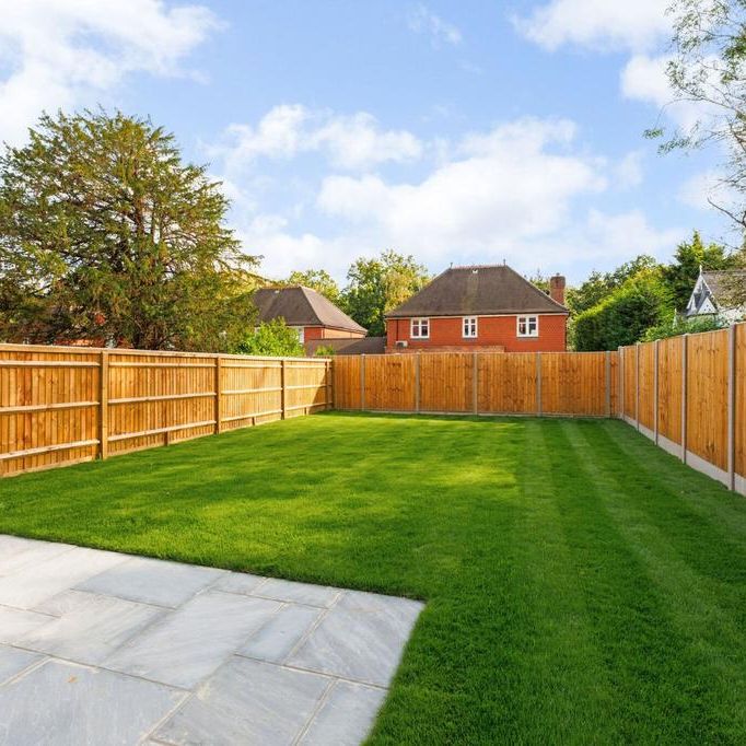 4 bedroom semi-detached house to rent - Photo 1