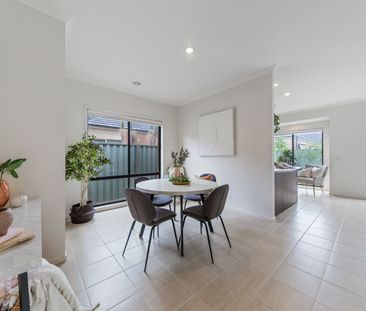 WELCOME HOME - DEVONIA PARK! - Photo 6