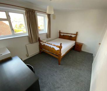 4 bedroom semi-detached house to rent - Photo 6