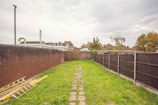3 bedroom maisonette to rent - Photo 1