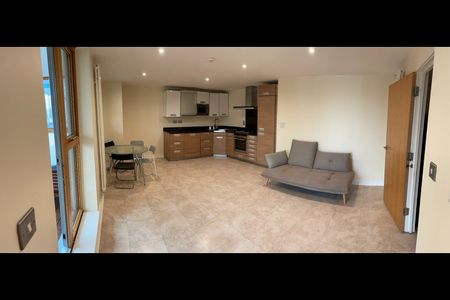 2 Bed Flat, Woolwich Road, SE10 - Photo 2