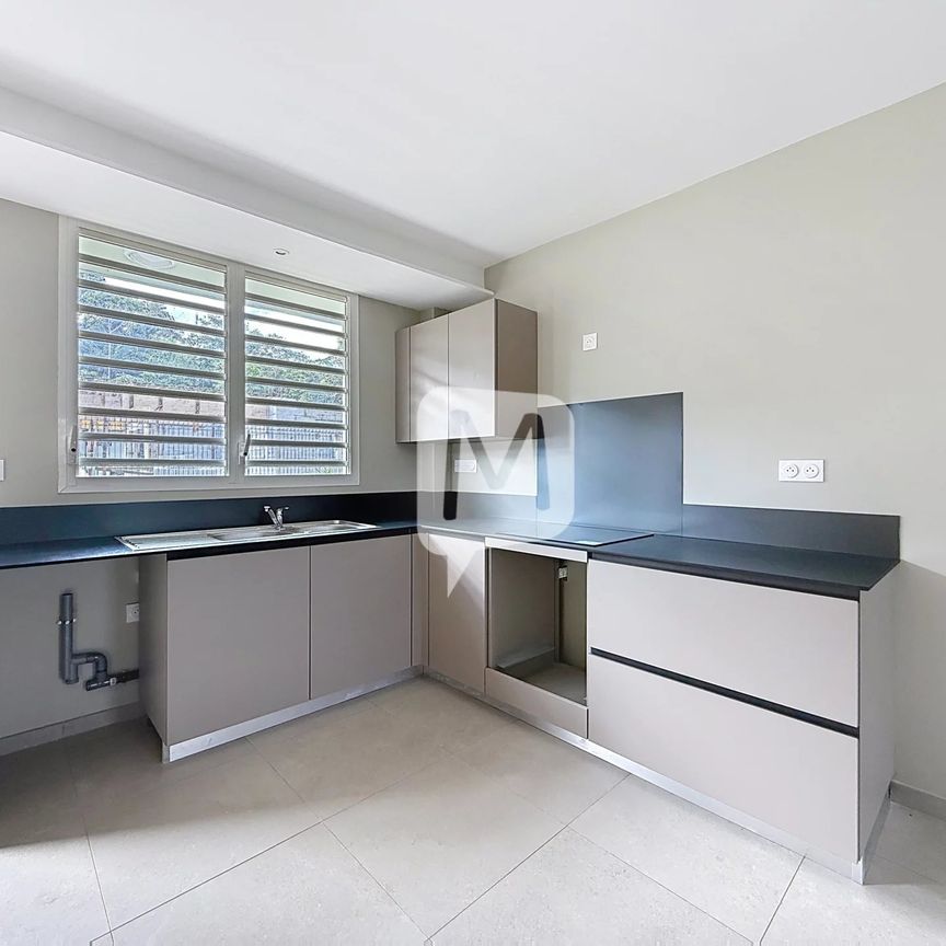 Location Appartement 3 pièces 63m² MATOURY 97351 - Photo 1