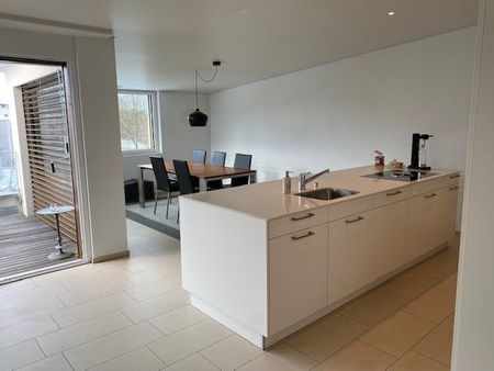 "4.5-room apartment full of charm, sunshine, and space" - Photo 3