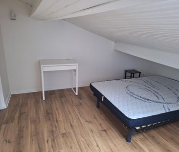 Location Appartement 3 pièces 81m² BORDEAUX 33000 - Photo 3