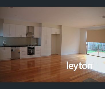 Modern & Stylish Living in Prime Springvale Location - Photo 1