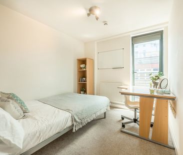 4 Bed Flat, Regent Terrace, S3 - Photo 4