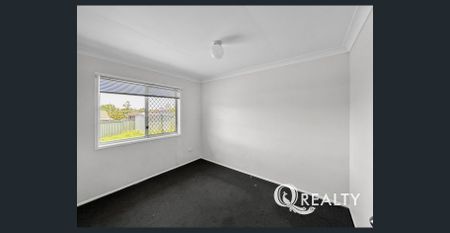 Cozy Family Home in Great Location! - Photo 2