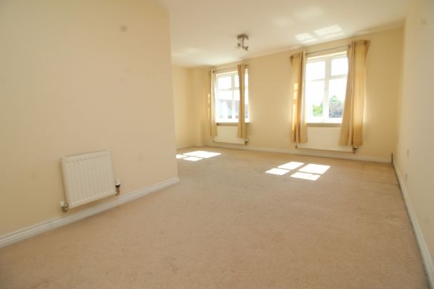 3 Bedroom Town House - Photo 1