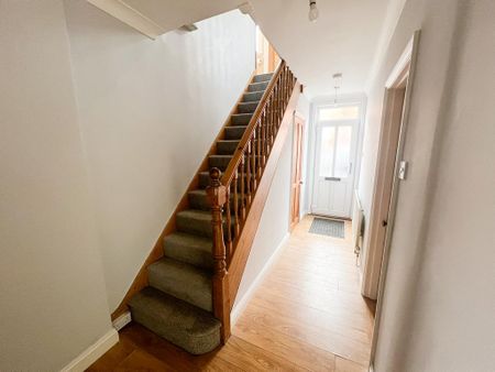 3 bedroom terraced house to rent - Photo 4