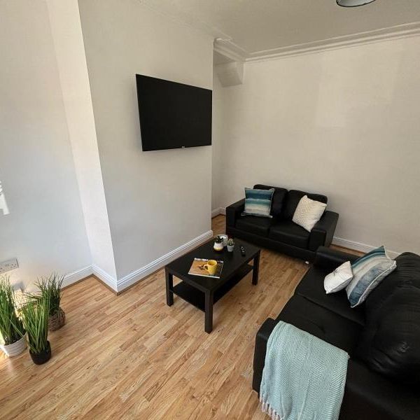3 bedroom terraced house to rent - Photo 1