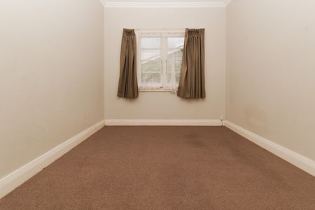 3 Bedroom brick and tile beauty - Photo 3