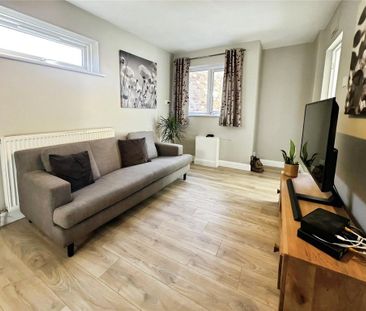 3 bedroom end of terrace house to rent - Photo 5