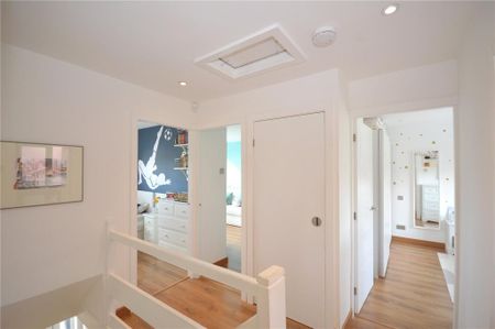 4 bedroom semi-detached house to rent - Photo 4