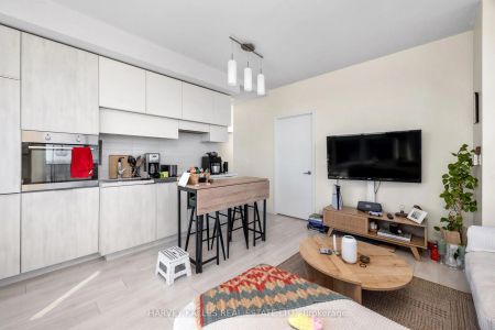 8 Eglinton Avenue E #5807 - Photo 3