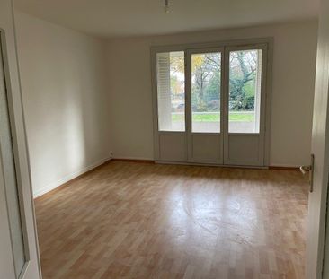 Location Appartement 4 pièces 68m² VAULX EN VELIN 69120 - Photo 2