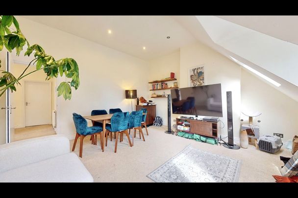 2 Bed Flat, Sunningfields Road, NW4 - Photo 1