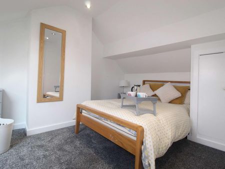 Village Terrace Room 1 - Photo 4