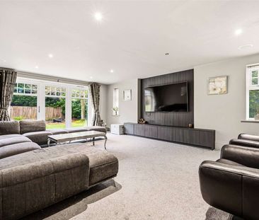 An exceptional gated residence extending to approximately 6,500 sq ... - Photo 6