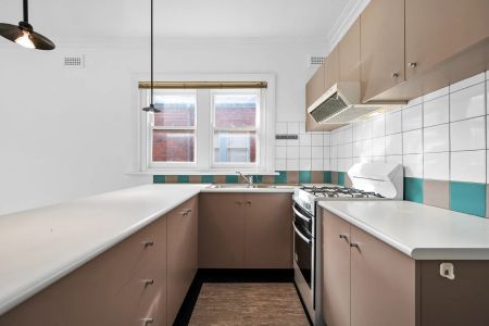 Two Bedroom Apartment Close to Beach - Photo 5