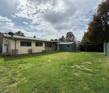 8 Brooks Street, Bright, Vic 3741 - Photo 5