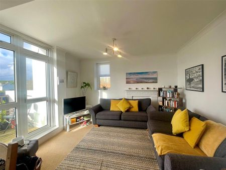 3 bedroom apartment to rent - Photo 2