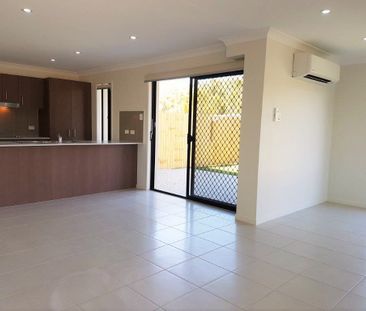 Immaculate Living Nestled in the Peregian Springs Ridges Estate - Photo 2