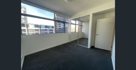 ENJOY LIFE IN DIVERCITY, One bed + Study minutes to CBD - Photo 2