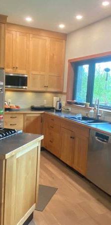 Cozy furnished Denman Island winter rental - Photo 1