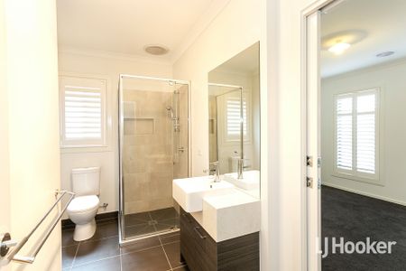 5 Roosevelt Way, Point Cook VIC, Belconnen - Photo 4
