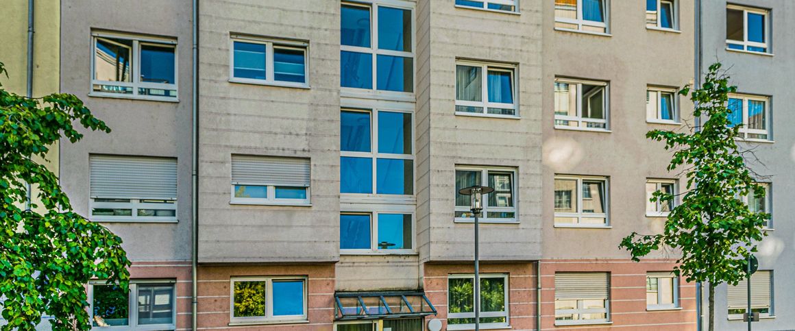 City-Residence: Moderne gemütliche 2-Zimmer Wohnung Balkon und Tiefgaragenplatz, fußläufig zum Main - Photo 1