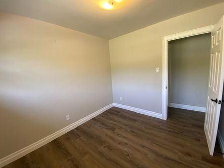 For Lease - 1207 Bayfield Street Unit# MAIN, Springwater, Ontario - Photo 2