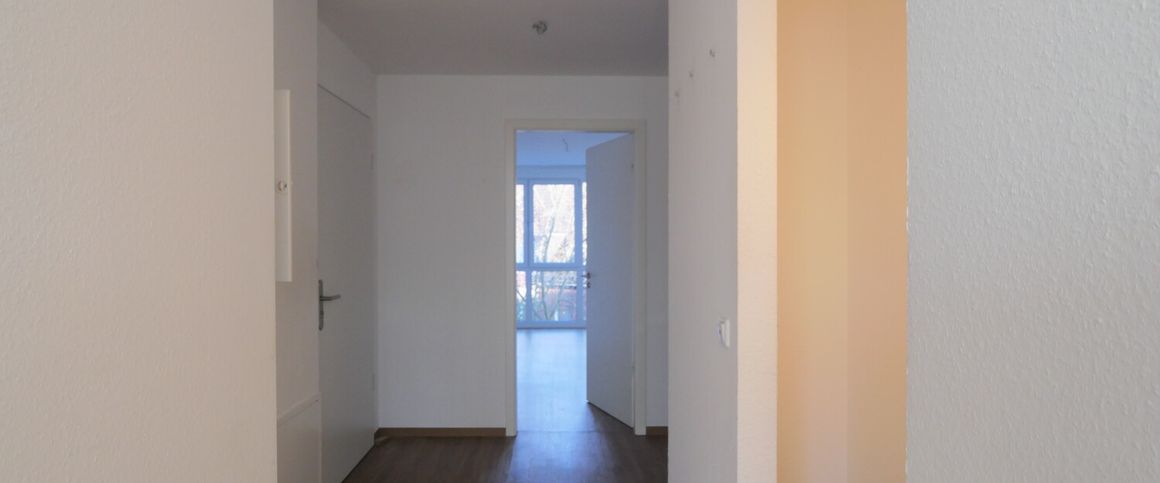 Helle 3-Zimmer-Wohnung mit südlich ausgerichteter Dachterrasse ab sofort bezugsfrei! - Photo 1