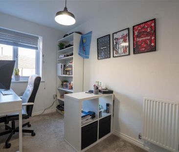 3 bedroom semi-detached house to rent - Photo 5