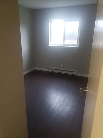 2 Bedroom - Photo 4