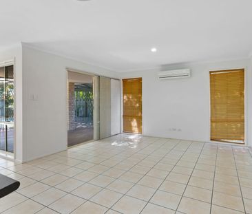 Spacious Family Home With A Pool! - Photo 1