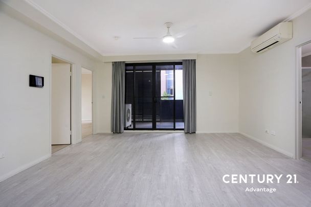 Modern 2-Bedroom Apartment in a Prime Location - Photo 1