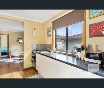 30 Syme Street, South Hobart, Tas 7004 - Photo 5