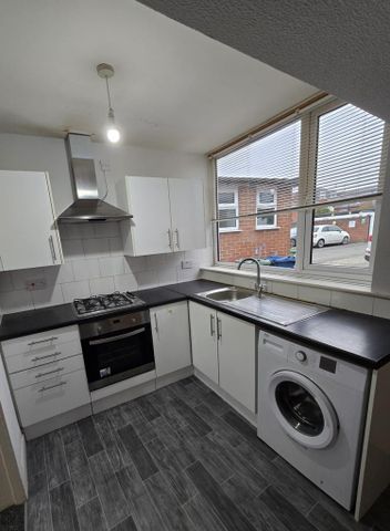 2 bedroom terraced house to rent - Photo 3