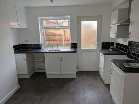 2 bedroom terraced house to rent - Photo 5