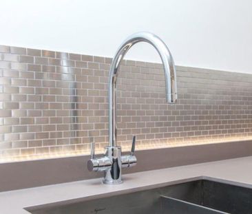 Modern one double bedroom luxury apartment located in Bristol’s mos... - Photo 6