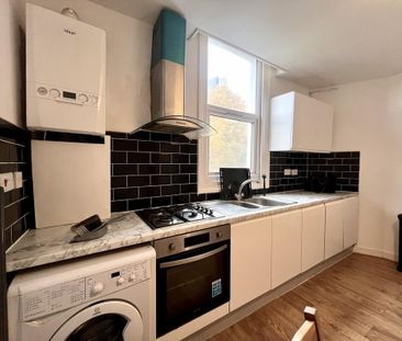 4 bedroom flat to rent - Photo 3