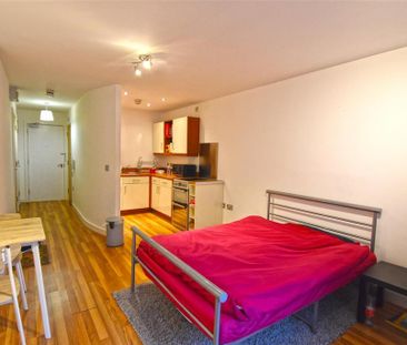 Studio to rent - Photo 5