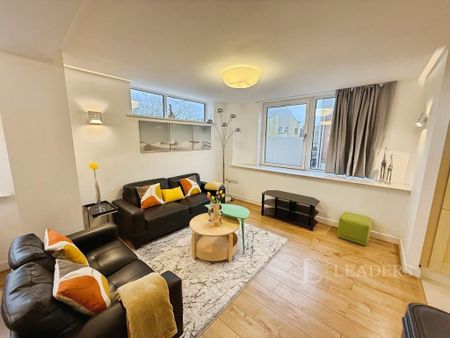 2 bedroom flat to rent - Photo 2