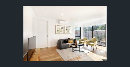 Space & Style - Photo 2