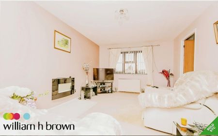 California Close, Colchester - Photo 2