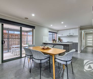 STYLISH FAMILY LIVING - Photo 5