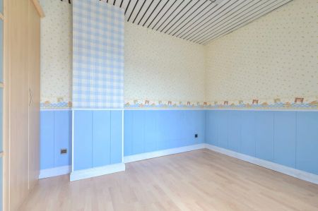 Zeer ruim duplex-appartement aan dorpsplein te Bornem - Photo 4
