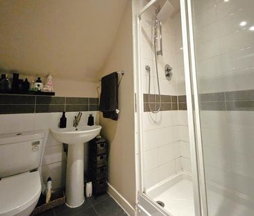 2 bedroom penthouse to rent - Photo 1